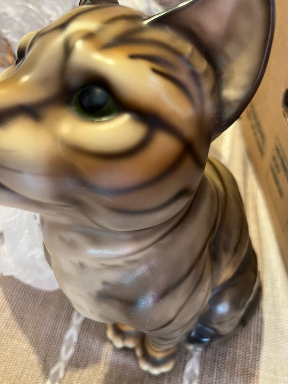 Vintage-Harvey Knox  Tabby Cat Figurine - Brown/Beige Decorative Pet Statue - Picture 6 of 7